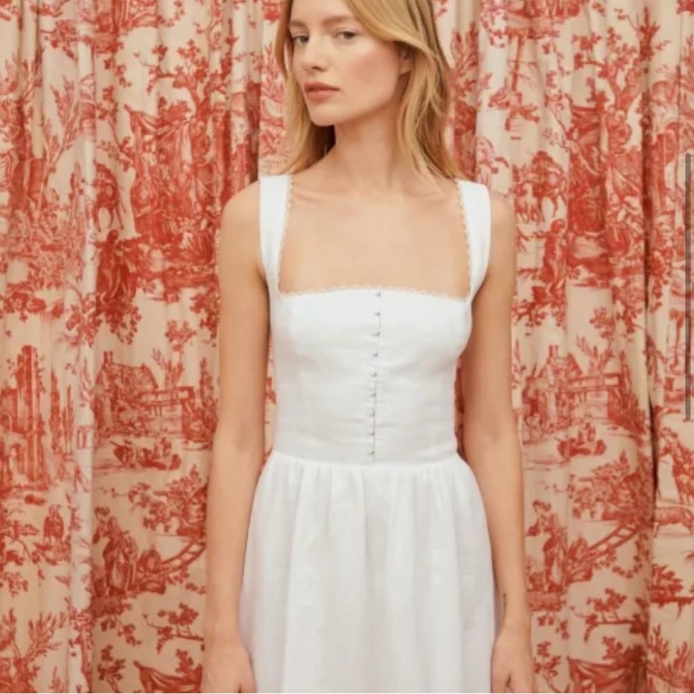 Brand new with tags. Never worn. Reformation Tagliatelle linen dress. Size 8
